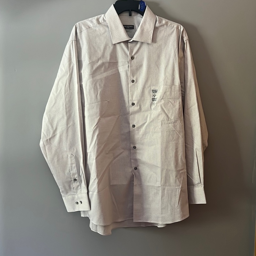 XL Van Heusen Long sleeve dress shirt